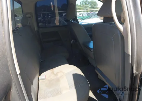 2006 Dodge Ram 1500 Slt/Trx4 Off Road/Sport z USA, uszkodzony, nr VIN 1D7HU18226S541007